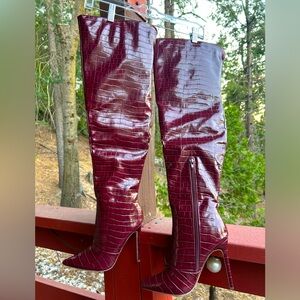 Thigh High Boots.,faux crocodile! Size 6!